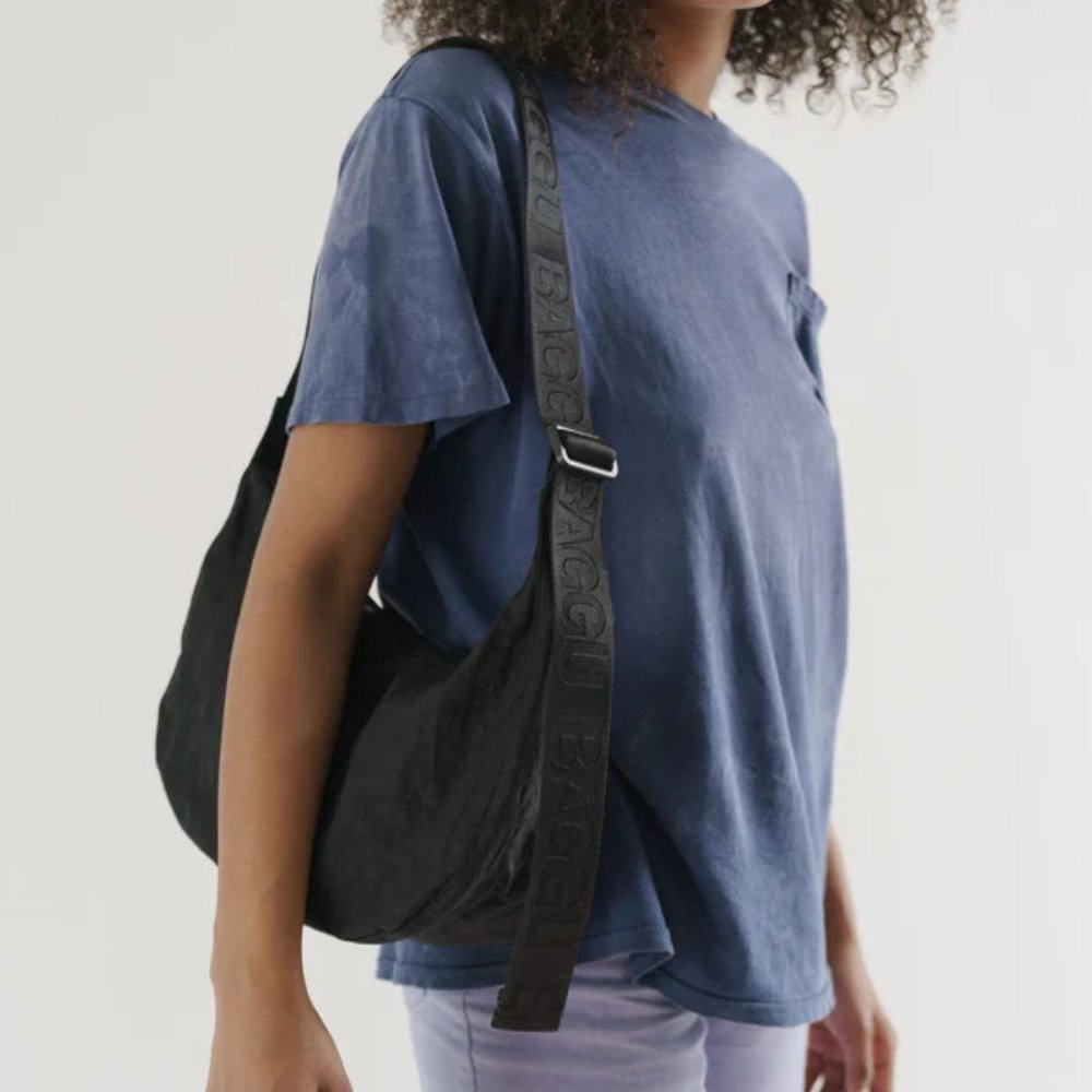 NWT BAGGU Crescent Bag Medium Black - Picture 3 of 5